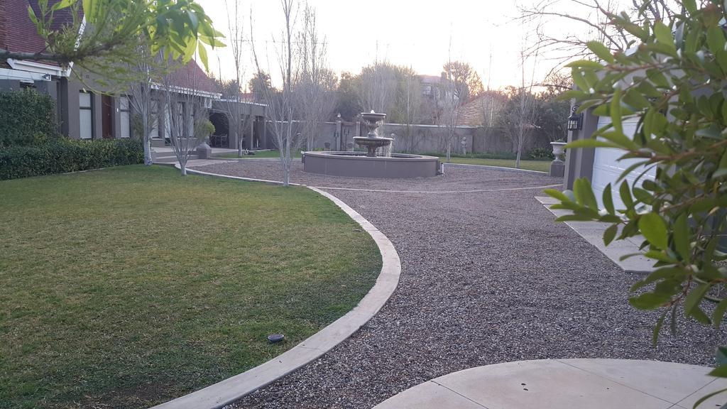 Villa Brocant Guest House Vryburg Exterior foto